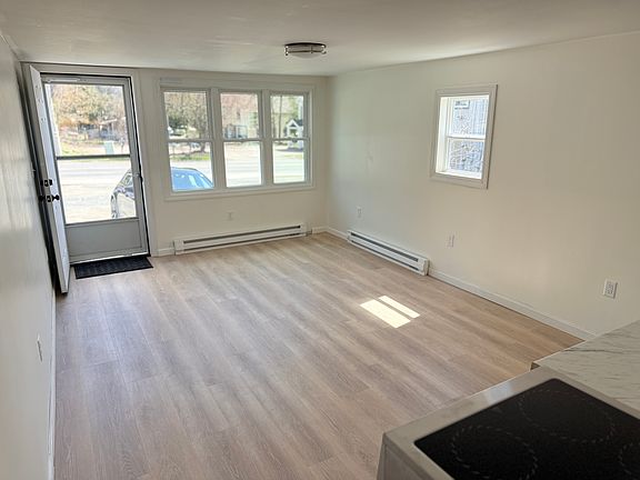 3rd image of 47 Jericho Rd #1