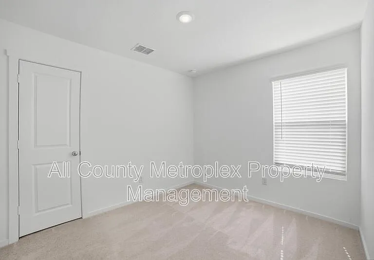 6225 Kingfisher Way — Photo 3