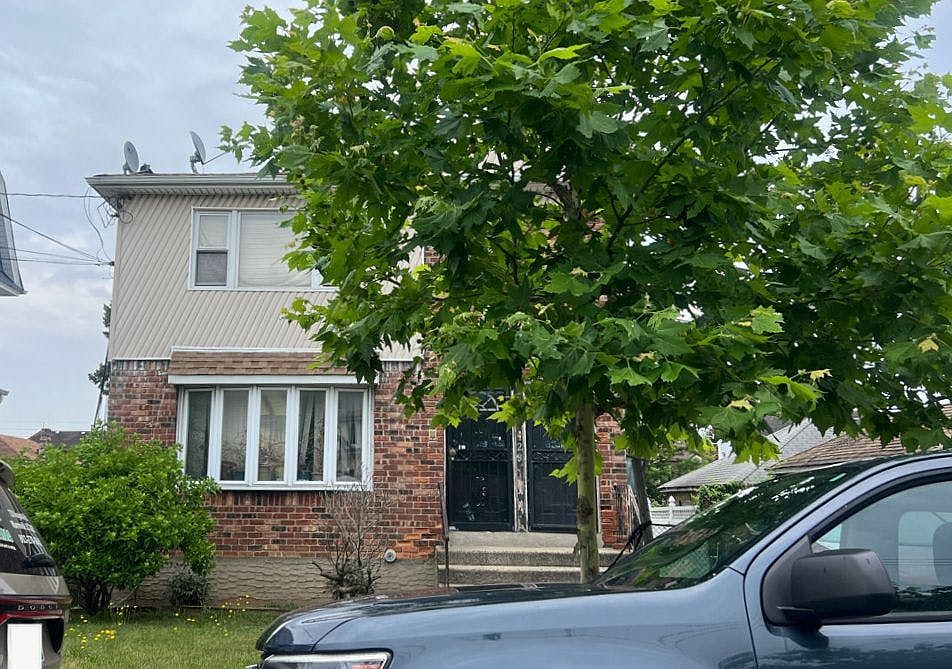 1st image of 14523 222nd St