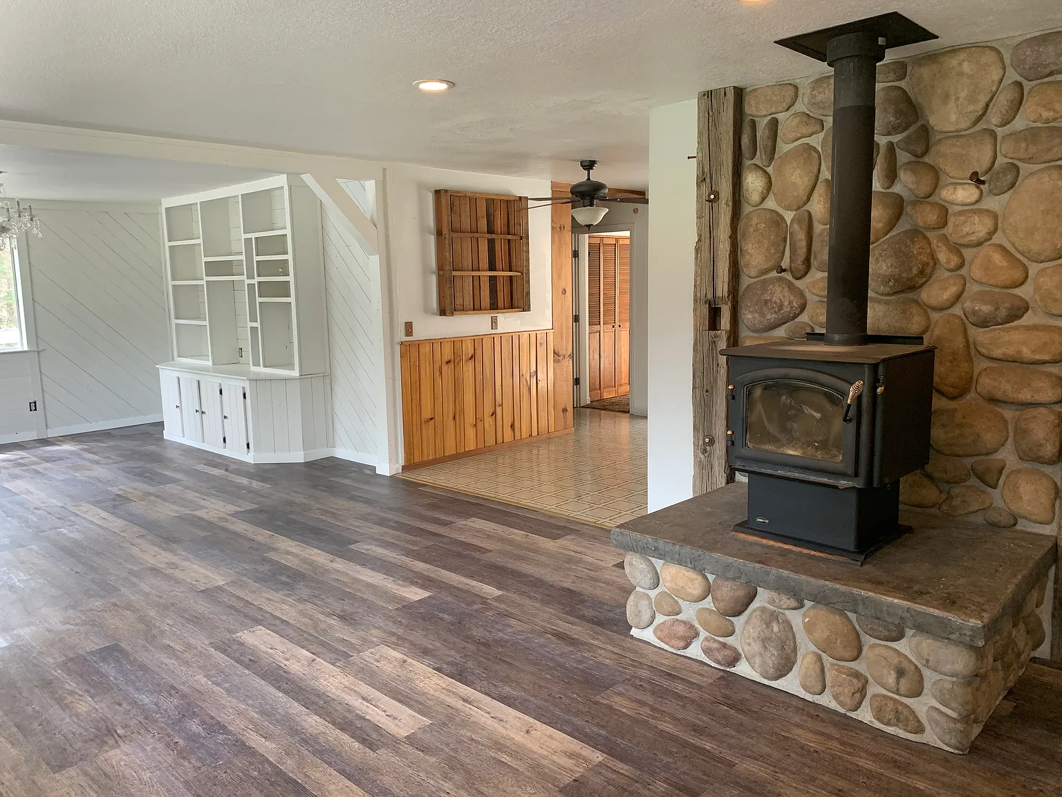 3 bed, 1.5 bath, 1205 sqft, $1,800 — Photo 2