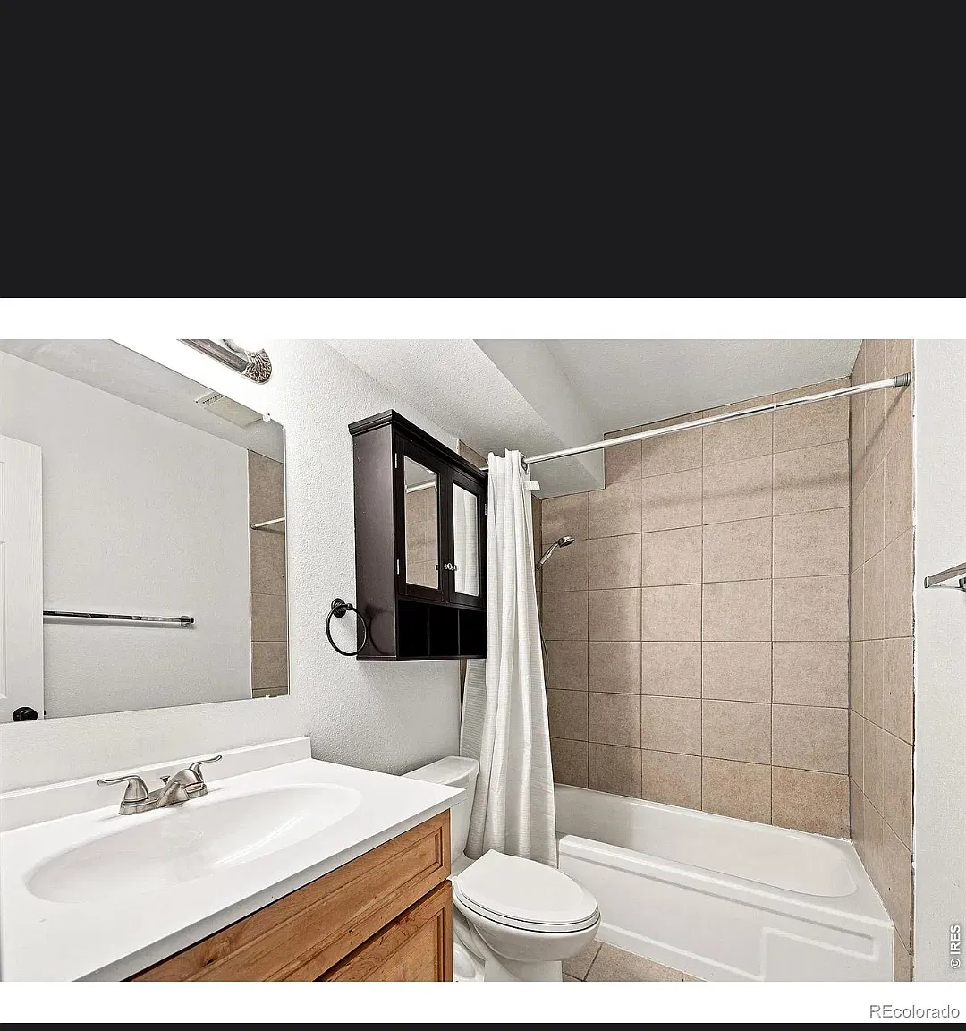 3 bed, 1089 sqft, $2,200 — Photo 2