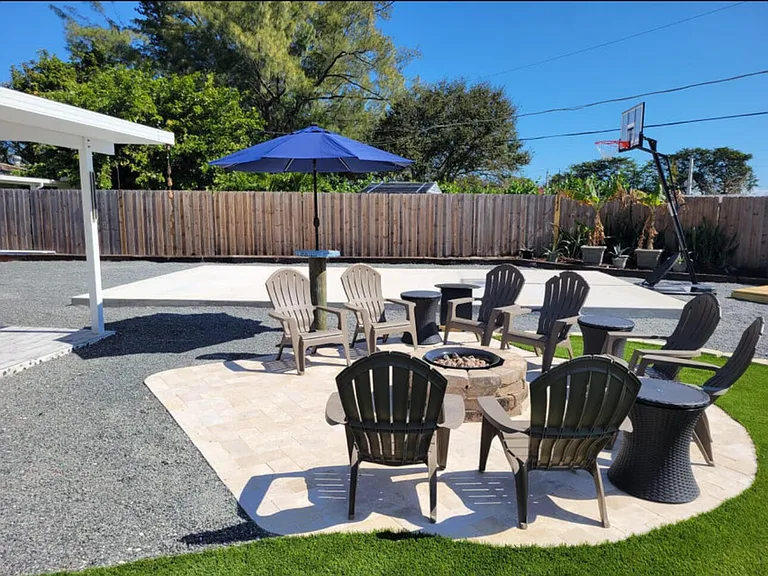 270 NW 36th St — Photo 16