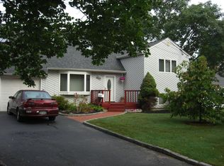 1470 Baldwin Blvd, Bay Shore, NY 11706