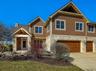 108 Grey Fox Ct, Streamwood, IL 60107