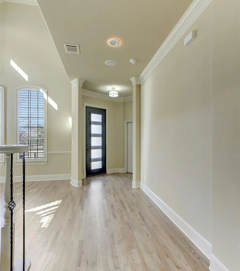 4 bed, 3.5 bath, 3353 sqft, $4,600 — Photo 3
