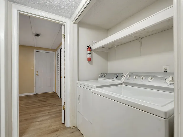 2355 Sandpiper St — Photo 3
