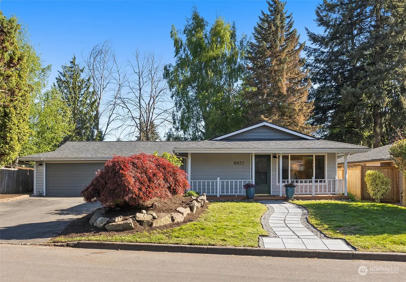 8827 NE 137th Place photo 1
