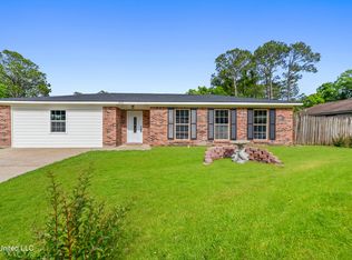 2512 San Lorenzo St, Gautier, MS 39553