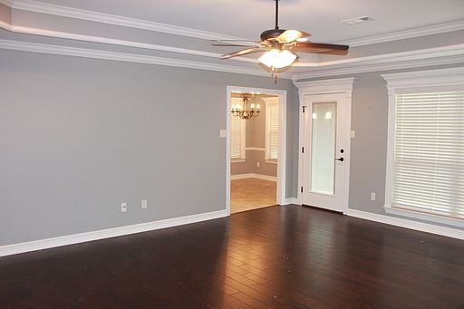 4th image of 1407 Lost Creek Dr