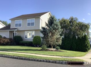 16 Abraham Dr, Howell, NJ 07731