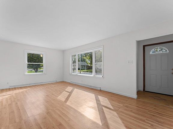 4th image of 1917 Farlin Ave