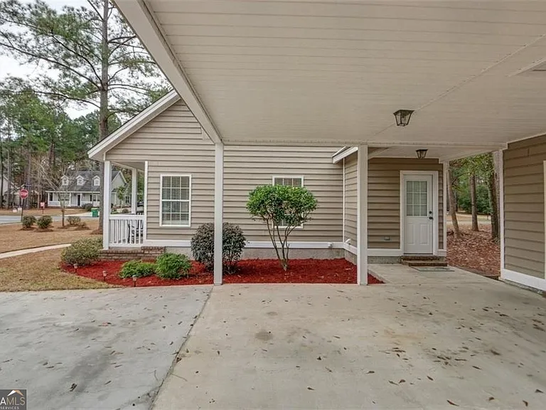 87 Fellwood Dr — Photo 3