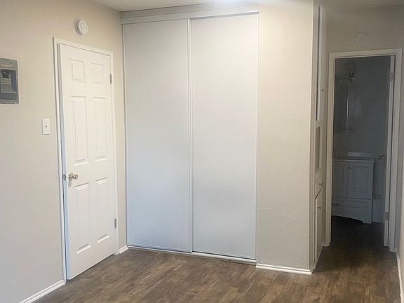 2nd image of 501 Temple Ave APT 1