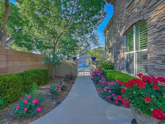 5th image of 1344 Valle Ln NE