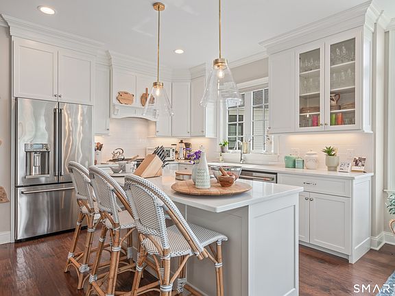 5th image of 788 Farmington Avenue #303