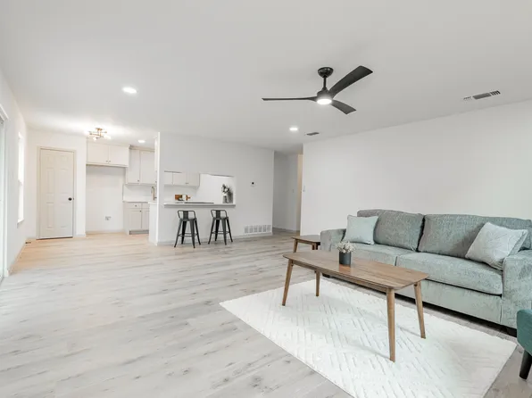 7301 Windhaven Rd, North Richland Hills, TX 76182