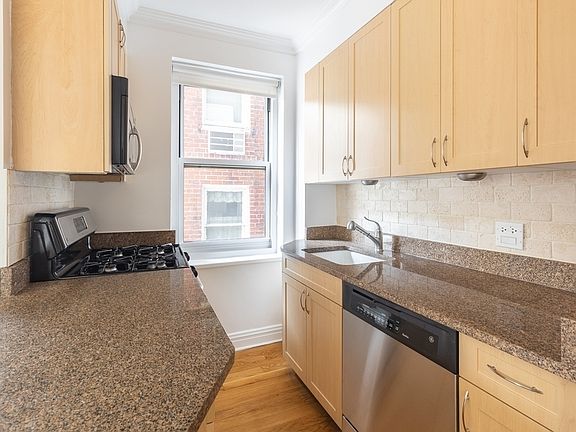 5th image of 20 Park Ave APT 4E