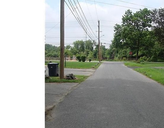 5th image of 3624 James Ave