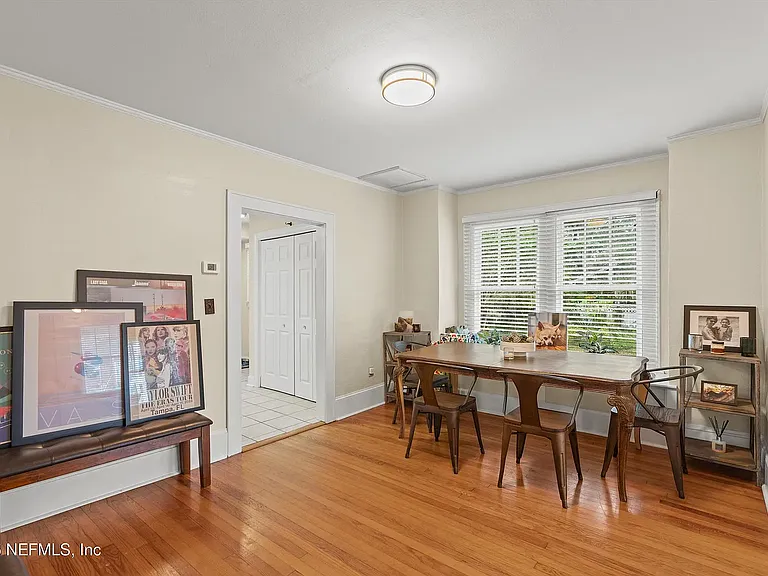 910 Talbot Ave — Photo 7