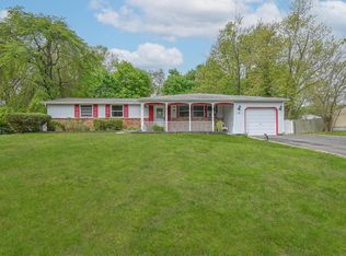 16 Fraternity Ln, Stony Brook, NY 11790