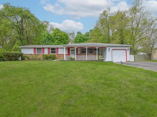 16 Fraternity Lane, Stony Brook, NY 11790