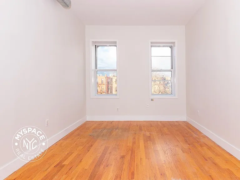 828 Halsey St #3A — Photo 6