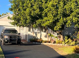 10351 SW 205th Ter, Cutler Bay, FL 33189