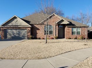 2802 SW Camden Dr, Bentonville, AR 72712