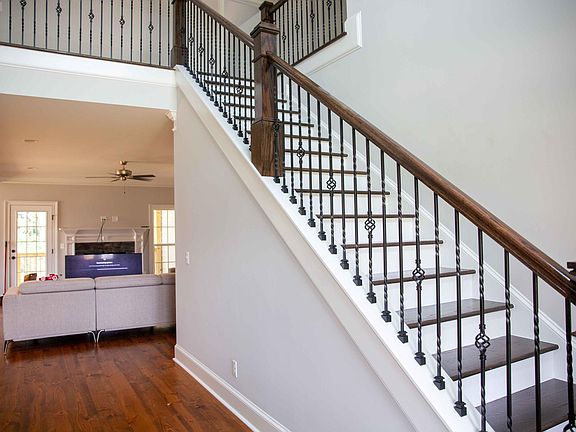 2nd image of 4070 Highfield Drive