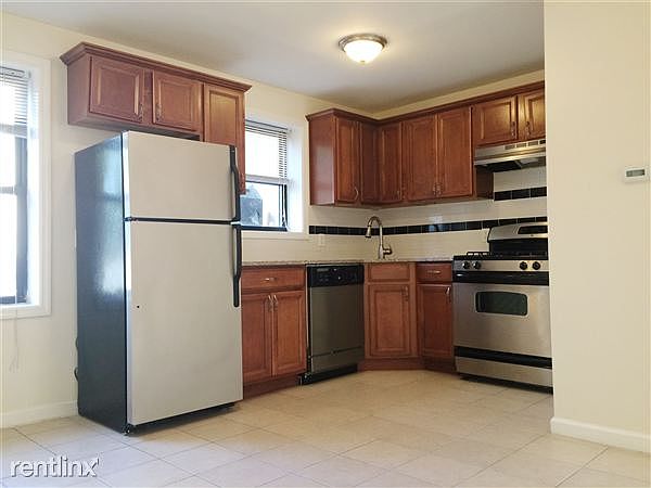 2nd image of 108 Franklin St
