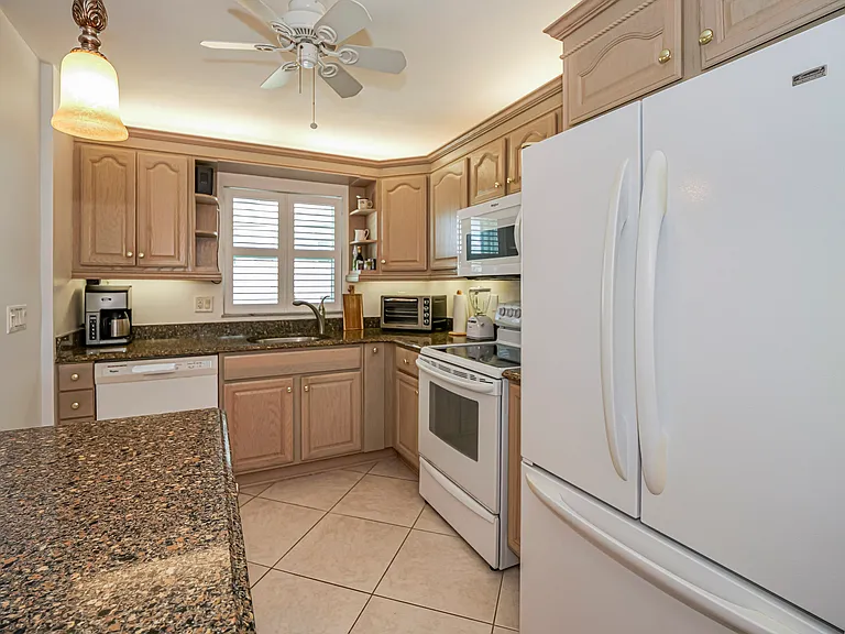 4049 Ocean Dr #305 — Photo 11