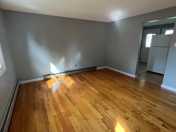8 Water St #A, Easthampton, MA 01027