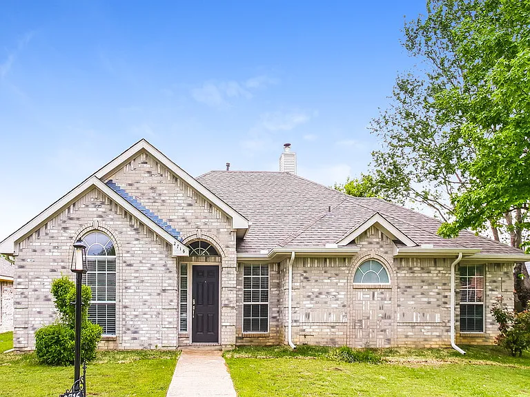2716 Wild Grove Ln — Photo 1
