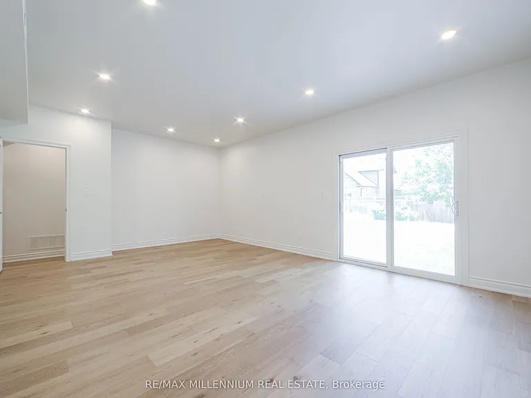 1285 Rebecca St — Photo 39