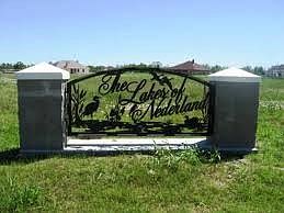 (Large lot- great neighborhood!)