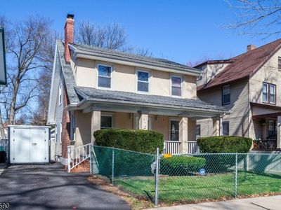 15 Roosevelt Ave, East Orange, NJ, 07017
