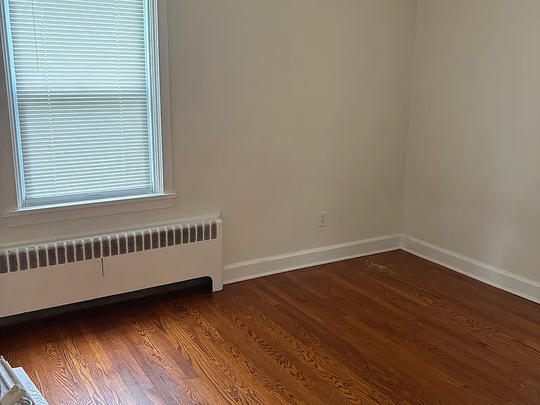 601 Linden Cir — Photo 9