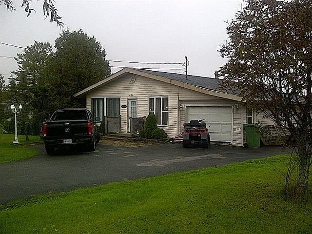 1st image of 2883 Sackville Dr