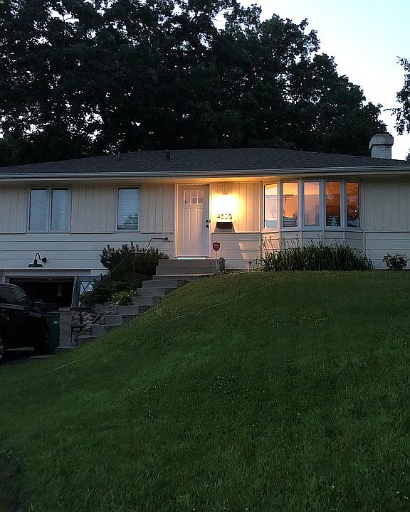 2nd image of 4500 W 90th St
