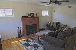 5th image of 412 Patricia Ln