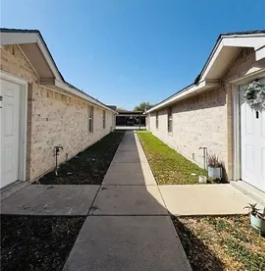 2 bed, 950 sqft, $825 — Photo 2