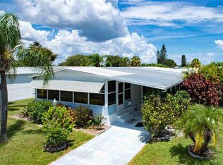 902 Laurel Cir, Barefoot Bay, FL 32976