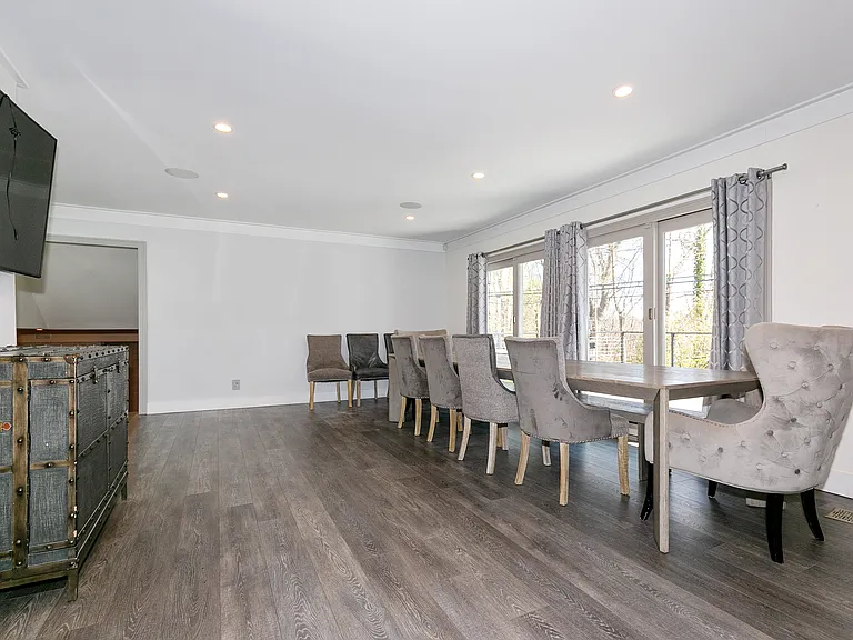 22 Olive St — Photo 7