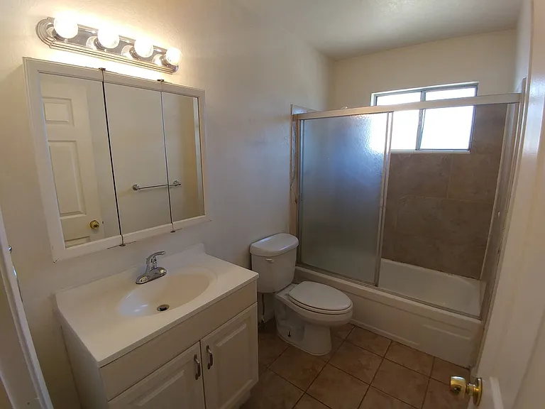 2801 Shasta View Dr — Photo 7