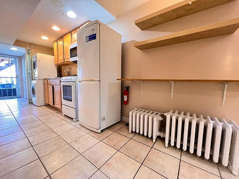 1730 Lang Pl NE #A — Photo 4