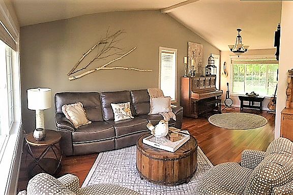 2nd image of 3523 Lexington Way