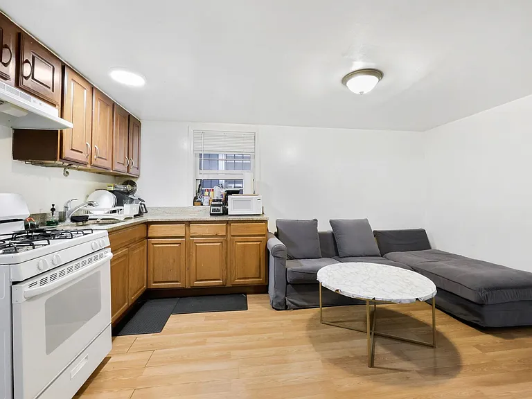 425 Manila Ave #1 — Photo 3