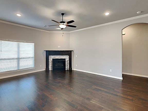 5th image of 2529 NW 195th St