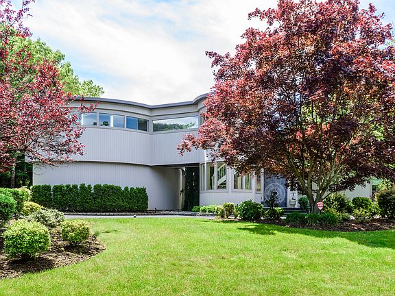 6 bedrooms & 5.5 baths