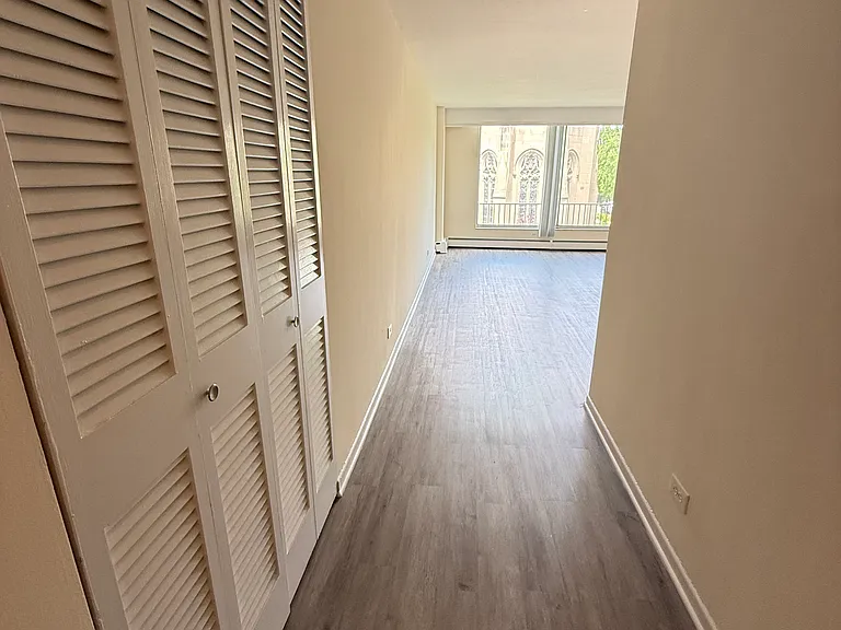 Maple Ave — Photo 2